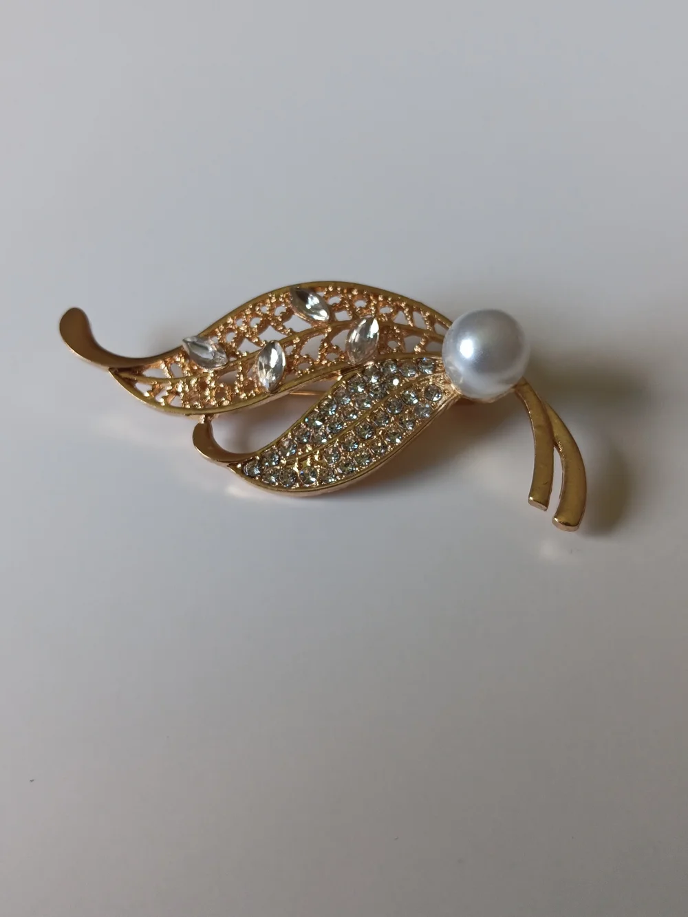 Gold Leaf Pearl Brooch - Elegant Women Jewelry
